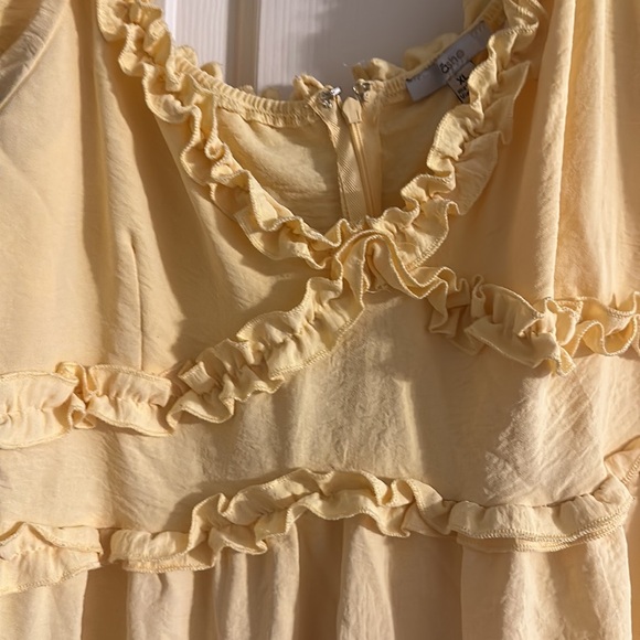 Yellow dress - Picture 2 of 2